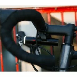 Feu Vélo Avant 700 Lumens PWR ROAD Avec Batterie Externe Knog 11 Feu Vélo Avant 700 Lumens PWR ROAD Avec Batterie Externe Knog -Accessoires De Vélo Soldes feu velo avant 700 lumens pwr road avec batterie externe knog full 4