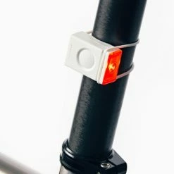 Lampe Vélo LED Arrière Block Bookman 18 Lumens -Accessoires De Vélo Soldes lampe velo led arriere block bookman 18 lumens full 5